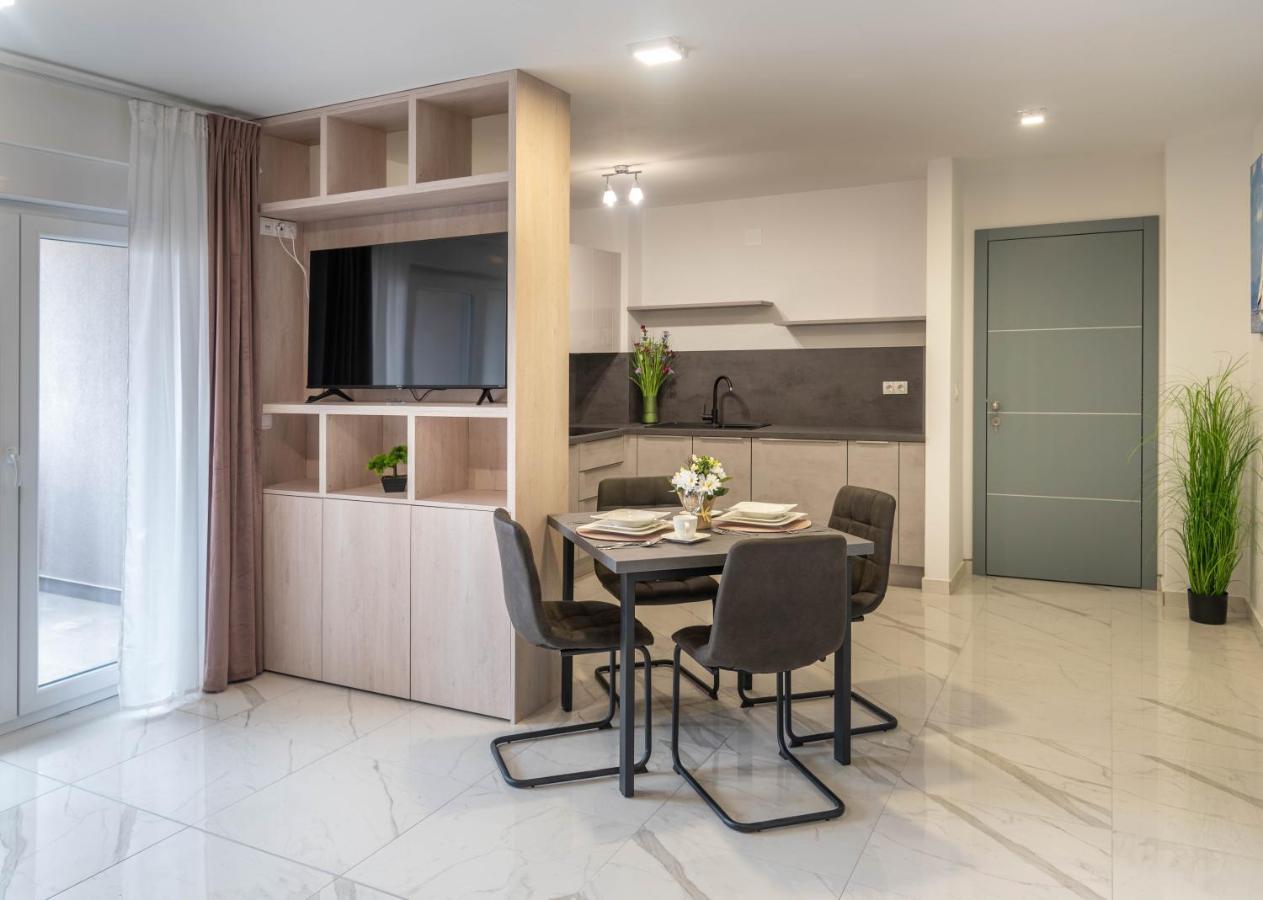 Apartmani Dalmacija ดราเก ภายนอก รูปภาพ